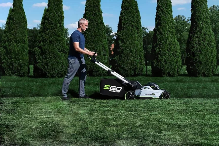 cordless self propelled electric lawn mowers